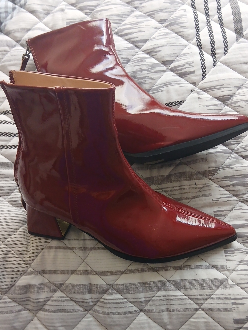 Women's Burgundy Patent Pointed Toe Ankle Boots Size 8.5
